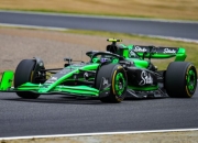 开云体育-红牛车队横扫梅赛德斯，周冠宇状态火热