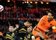 开云体育中国-AC米兰鏖战莱比锡红牛，范戴克高光表现