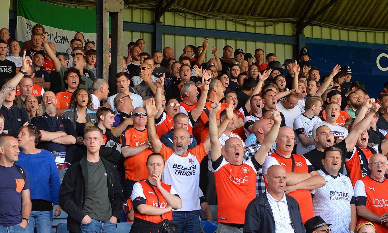 卢顿镇球员康复训练,为重返赛场做准备的简单介绍 卢顿镇球员康复训练,为重返赛场做准备的简单介绍