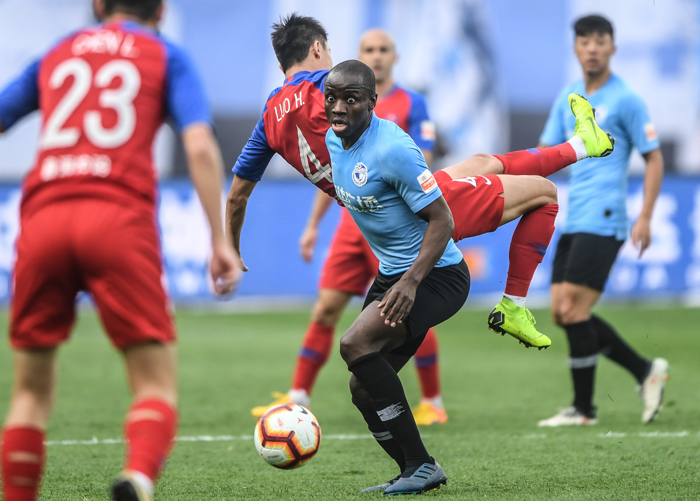 关于重庆斯威球员频发伤病,备战困难重重的信息 关于重庆斯威球员频发伤病,备战困难重重的信息