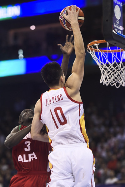 包含葡萄牙vs黎巴嫩：赛场对决，胜者将名垂史册的词条