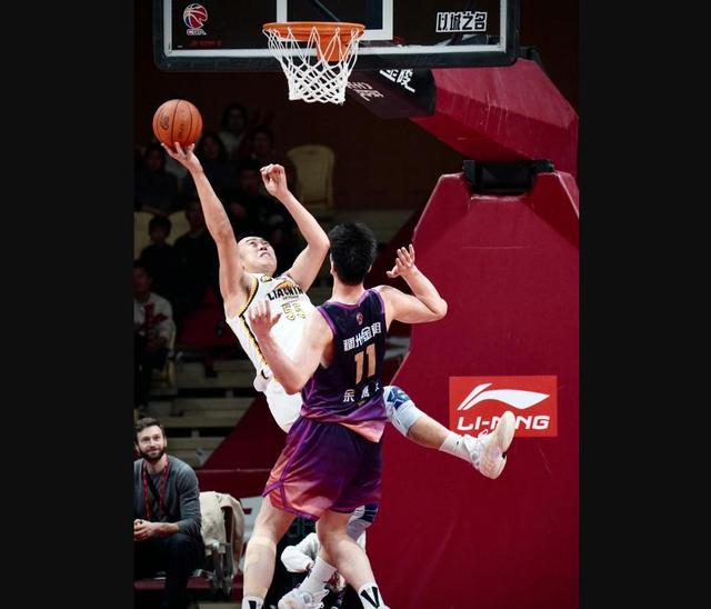 关于应战在即球员尽显拼搏精神,战胜对手取得胜利的信息 关于应战在即球员尽显拼搏精神,战胜对手取得胜利的信息