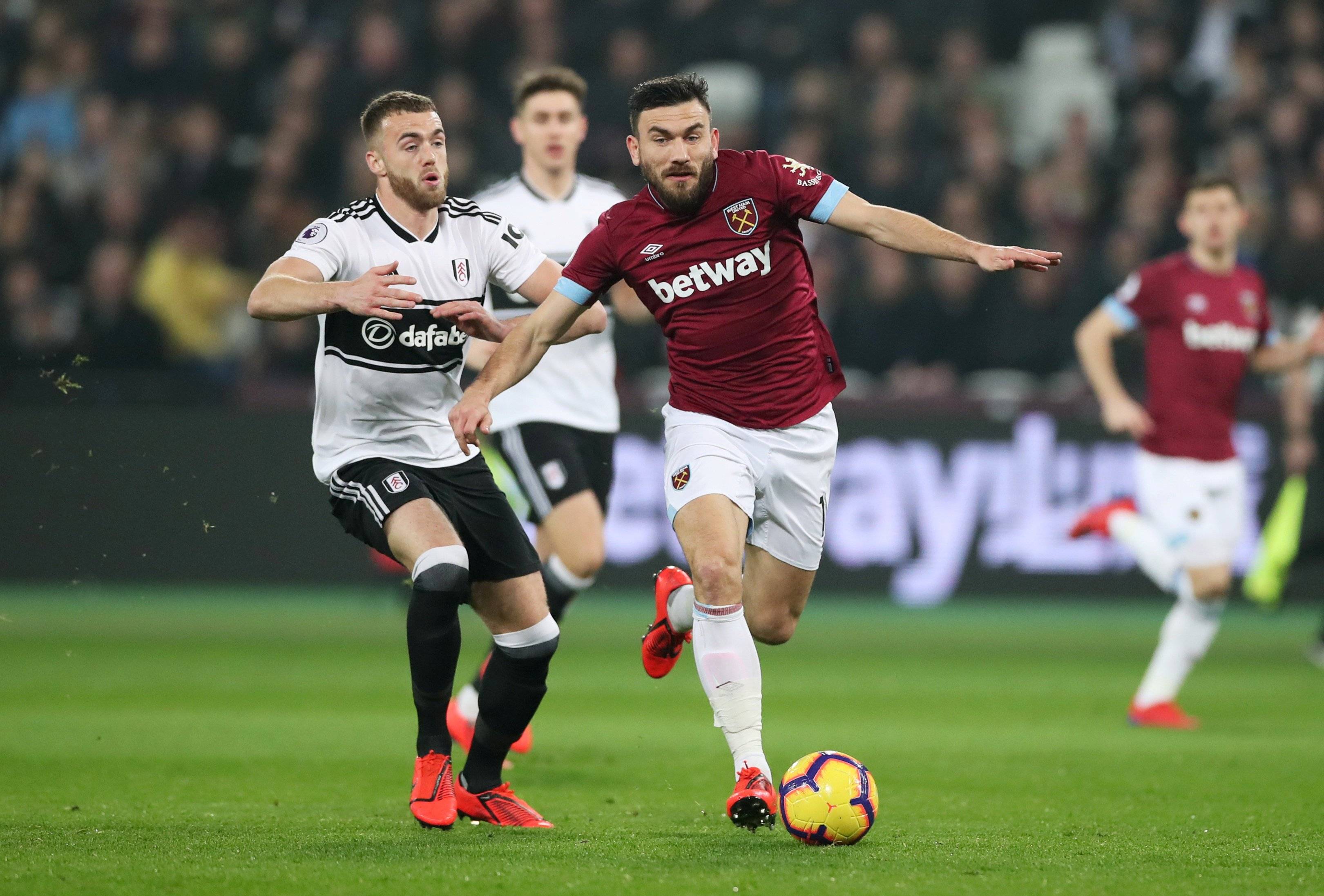 弗赖堡在主场击败对手，保级压力减轻的简单介绍