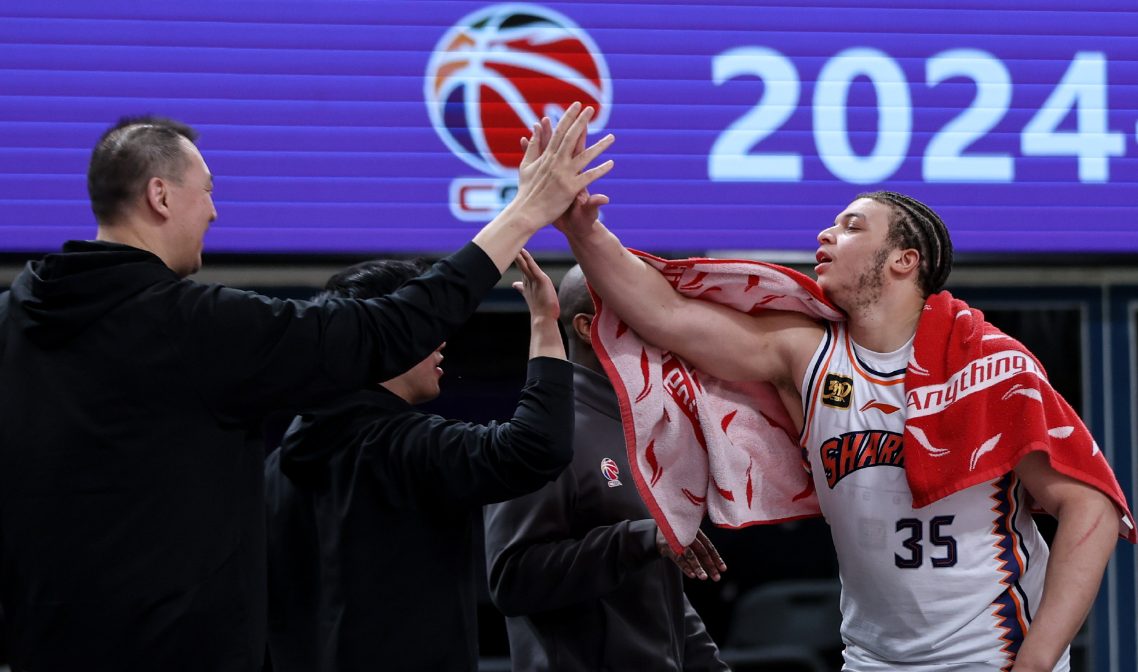 包含外援大放异彩,助球队实现逆转胜利的词条 包含外援大放异彩,助球队实现逆转胜利的词条