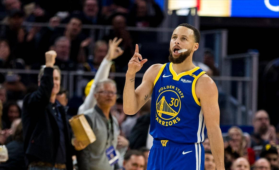 本赛季的热门球员在比赛中展现出强大实力 本赛季的热门球员在比赛中展现出强大实力