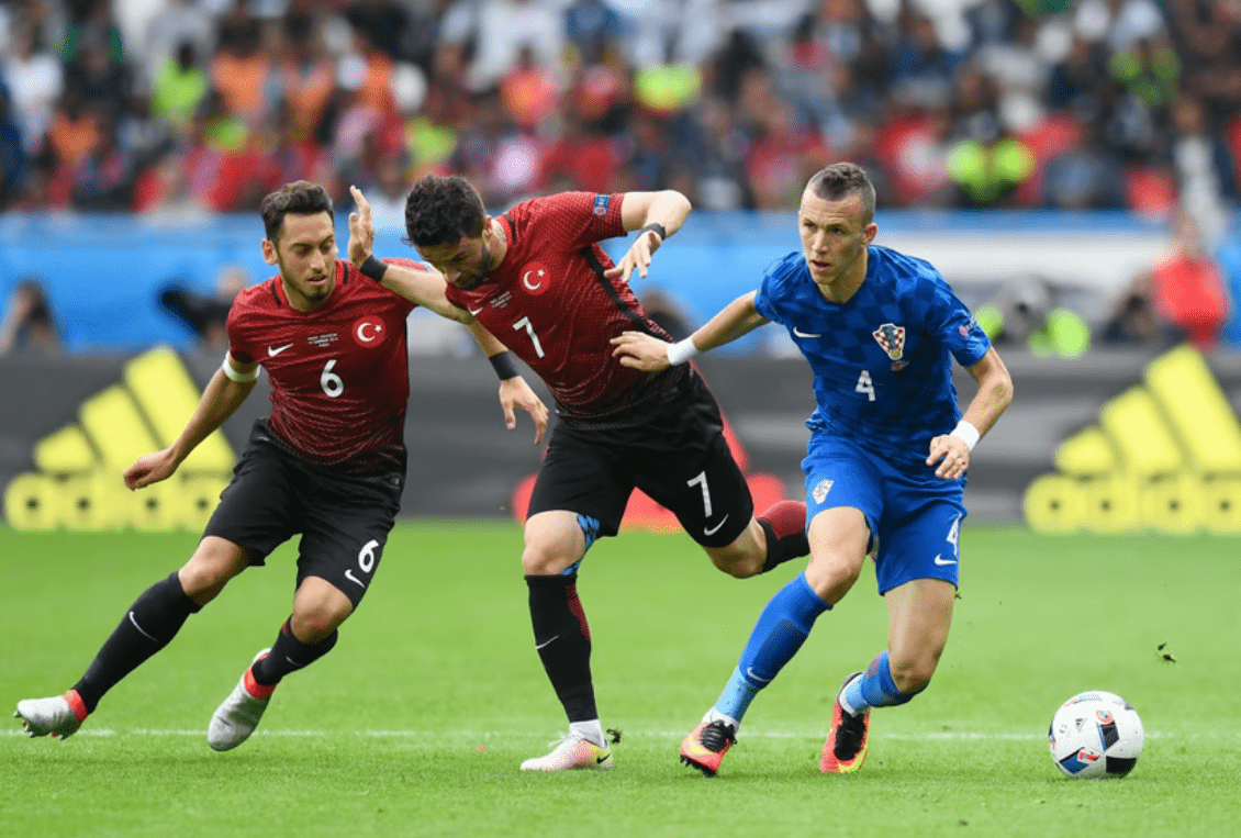 关于欧预赛热门大战再掀风浪双方实力碰撞激烈的信息 关于欧预赛热门大战再掀风浪双方实力碰撞激烈的信息