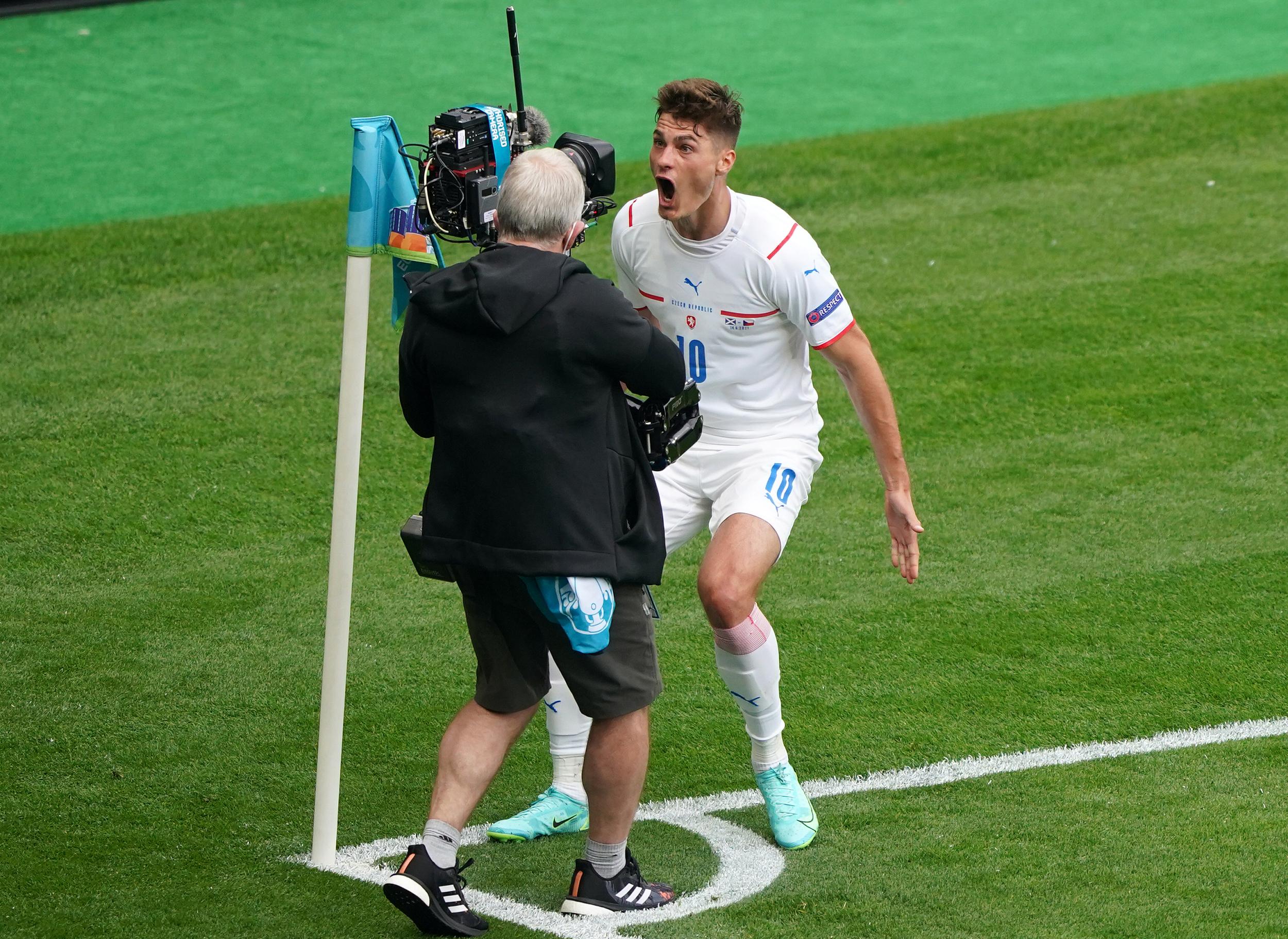 捷克队欧洲杯预选赛逆转胜利,晋级形势一片大好的简单介绍 捷克队欧洲杯预选赛逆转胜利,晋级形势一片大好的简单介绍