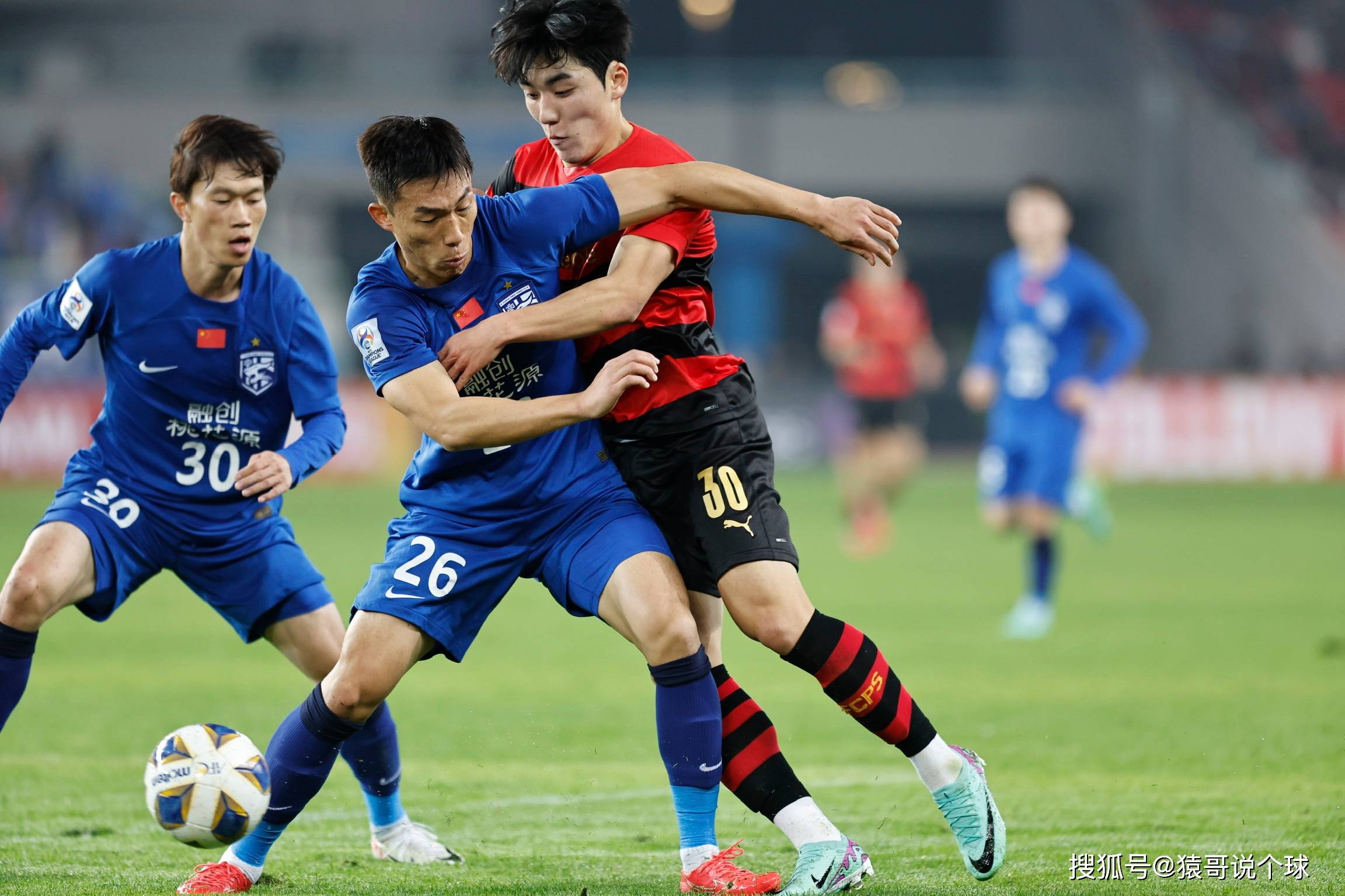 新加坡球队士气高昂,备战亚冠比赛的简单介绍 新加坡球队士气高昂,备战亚冠比赛的简单介绍