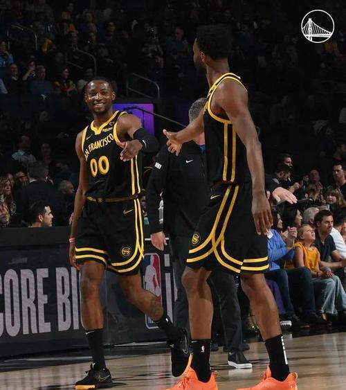 凯泽斯劳滕主场大胜,赛季末段士气高昂的简单介绍 凯泽斯劳滕主场大胜,赛季末段士气高昂的简单介绍