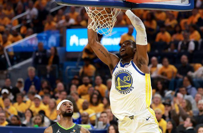 包含博洛尼亚后防犯错频频，需及时改进的词条