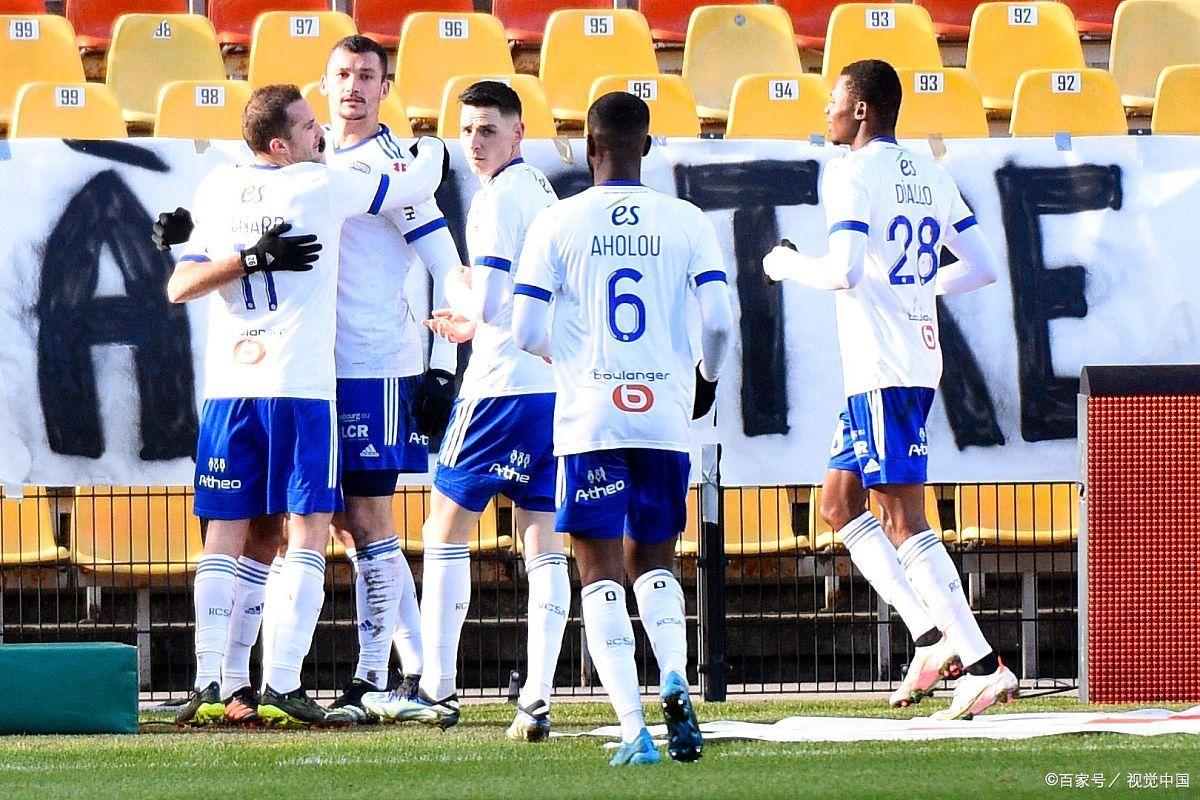 圣埃蒂安球员们在场上表现出色,以胜利告终的简单介绍 圣埃蒂安球员们在场上表现出色,以胜利告终的简单介绍