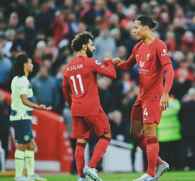 包含利物浦球迷疯狂庆祝,球队晋级欧冠四强的词条 包含利物浦球迷疯狂庆祝,球队晋级欧冠四强的词条