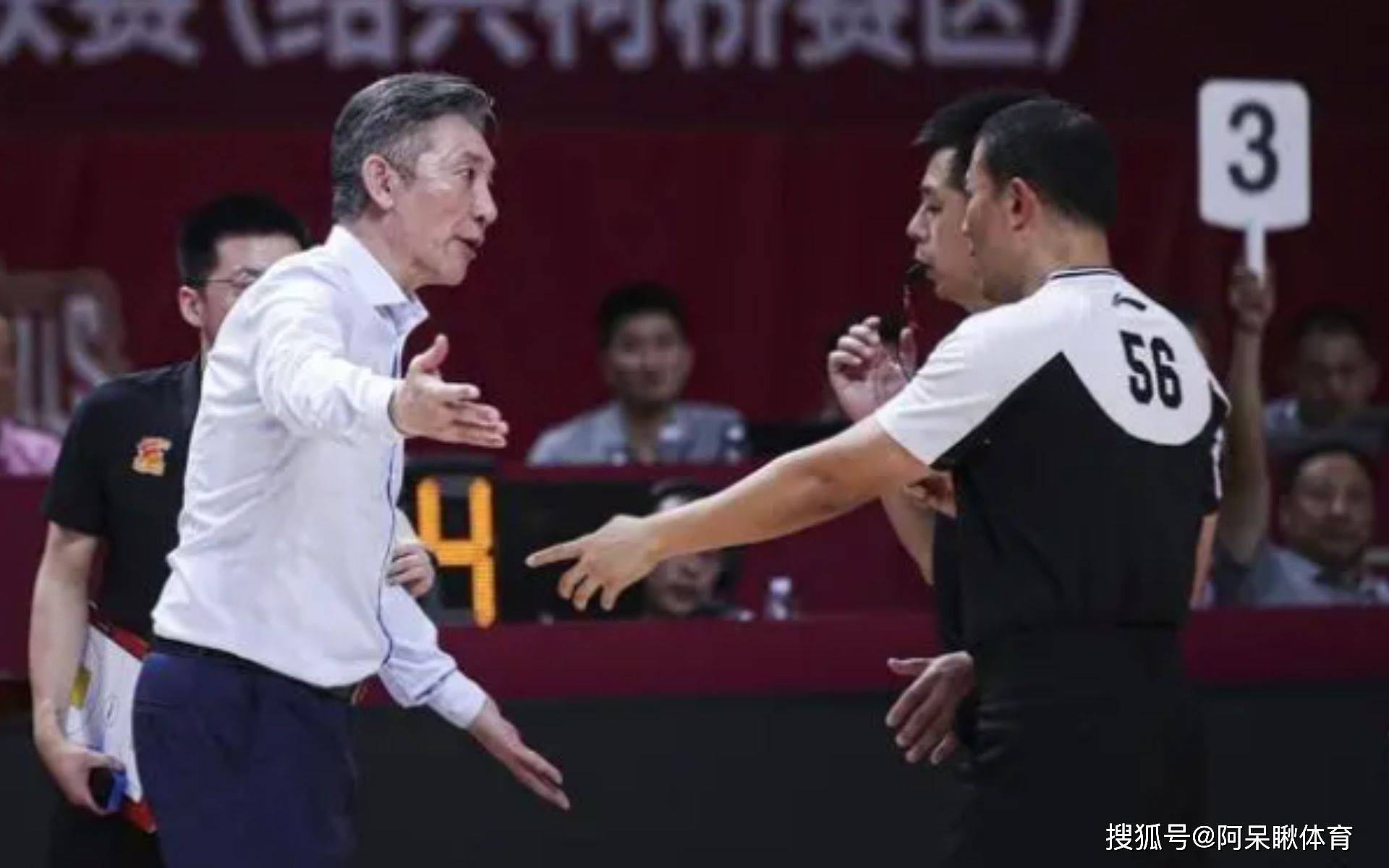 深圳男篮在场上实力出众 深圳男篮在场上实力出众