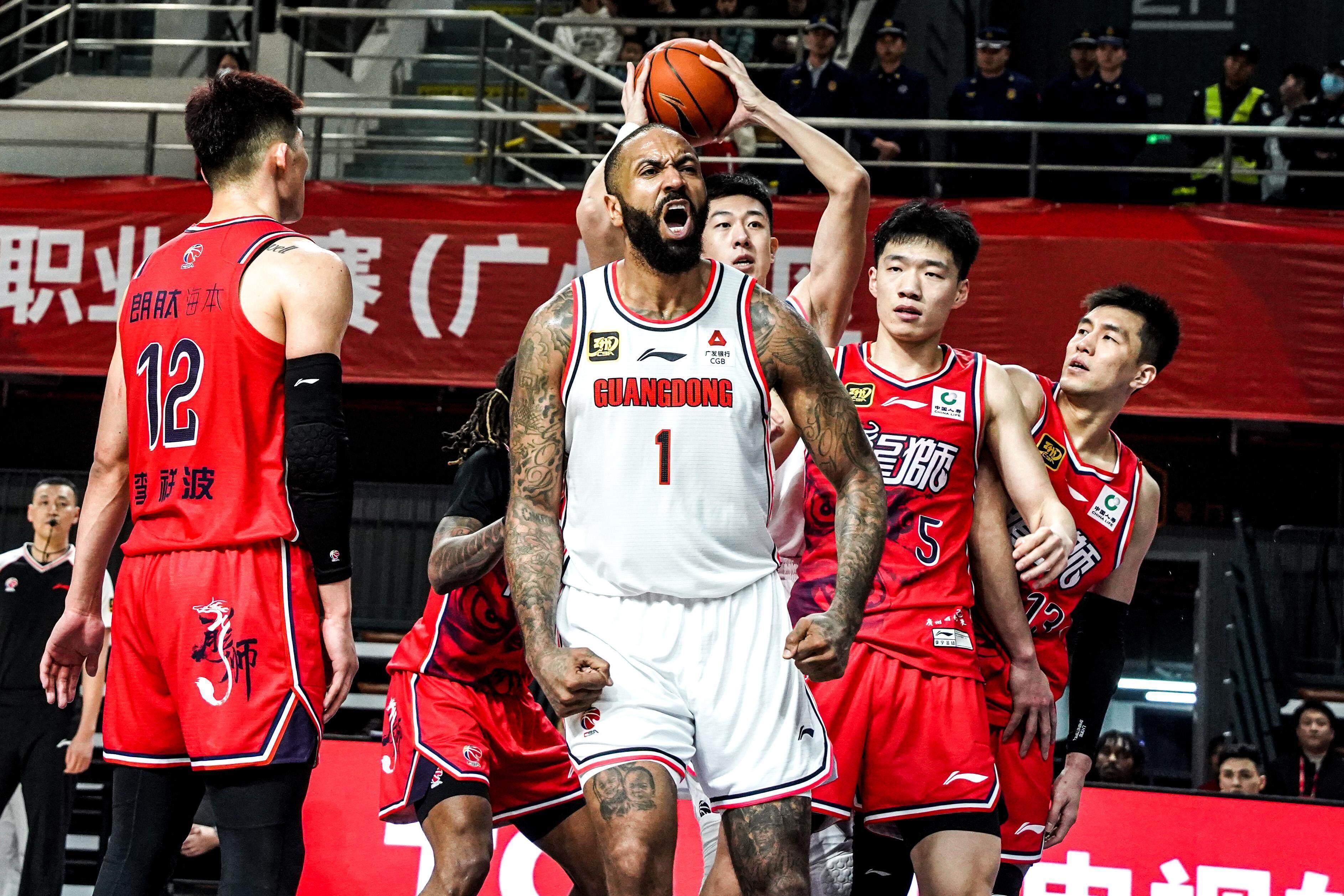 广州队客场获胜,赢得关键胜利 广州队客场获胜,赢得关键胜利