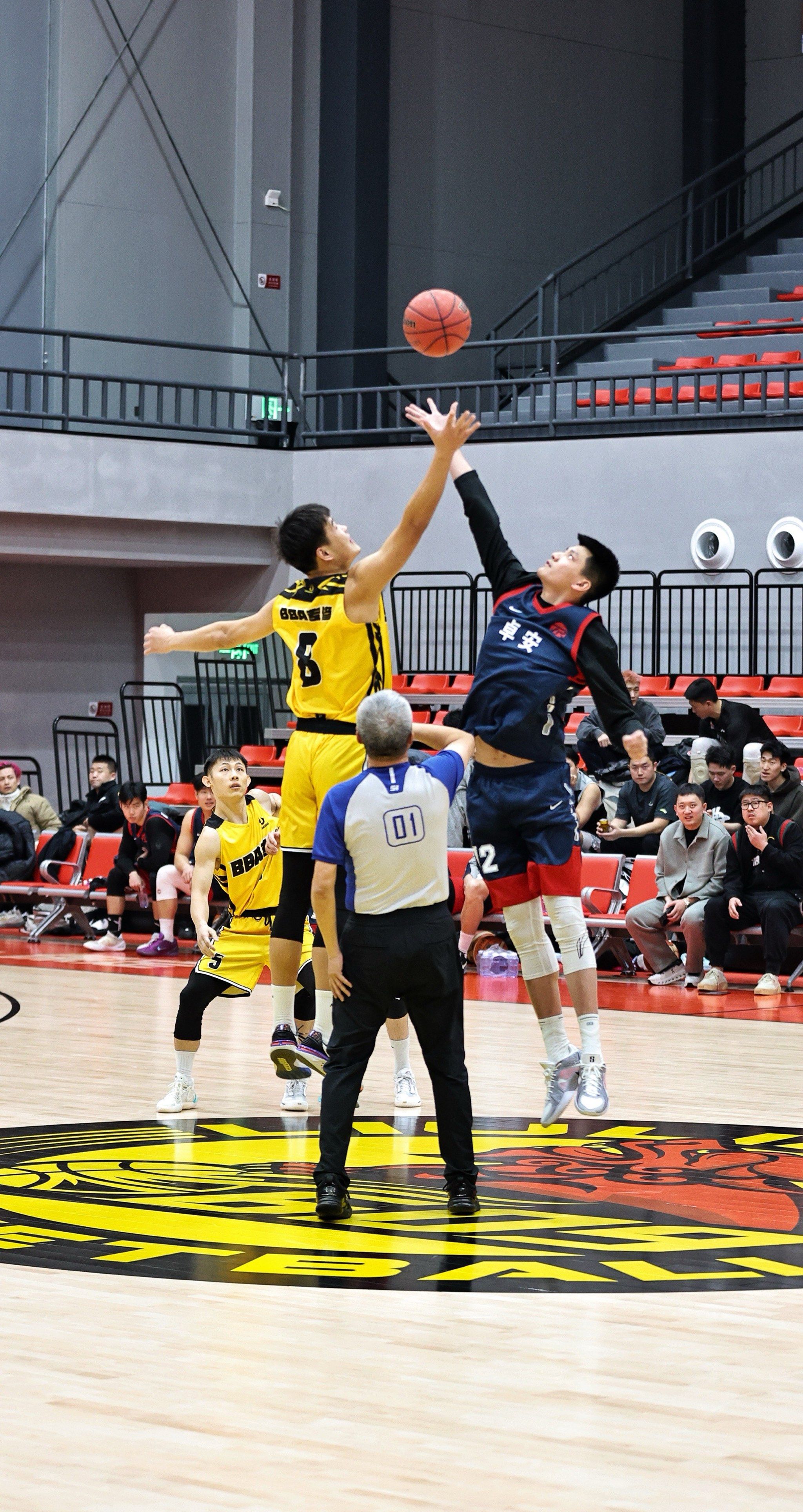 包含全球篮球明星云集,传奇球员齐聚一堂致敬体育传奇的词条 包含全球篮球明星云集,传奇球员齐聚一堂致敬体育传奇的词条