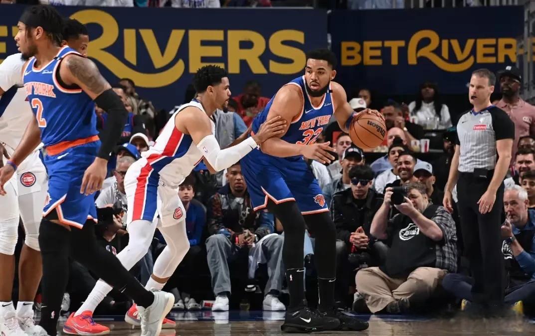 尼克斯客场击败活塞,豪取胜利 尼克斯客场击败活塞,豪取胜利