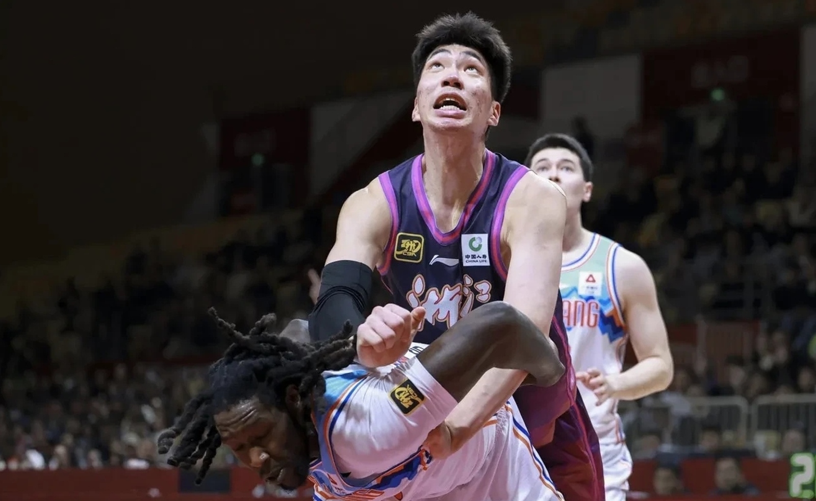 新疆男篮在比赛中展现出强大的快攻战术,赢得胜利的简单介绍 新疆男篮在比赛中展现出强大的快攻战术,赢得胜利的简单介绍