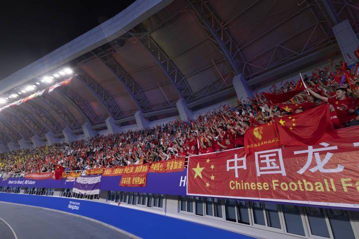 包含乌兹别克斯坦女足大胜一场，实力雄厚的词条