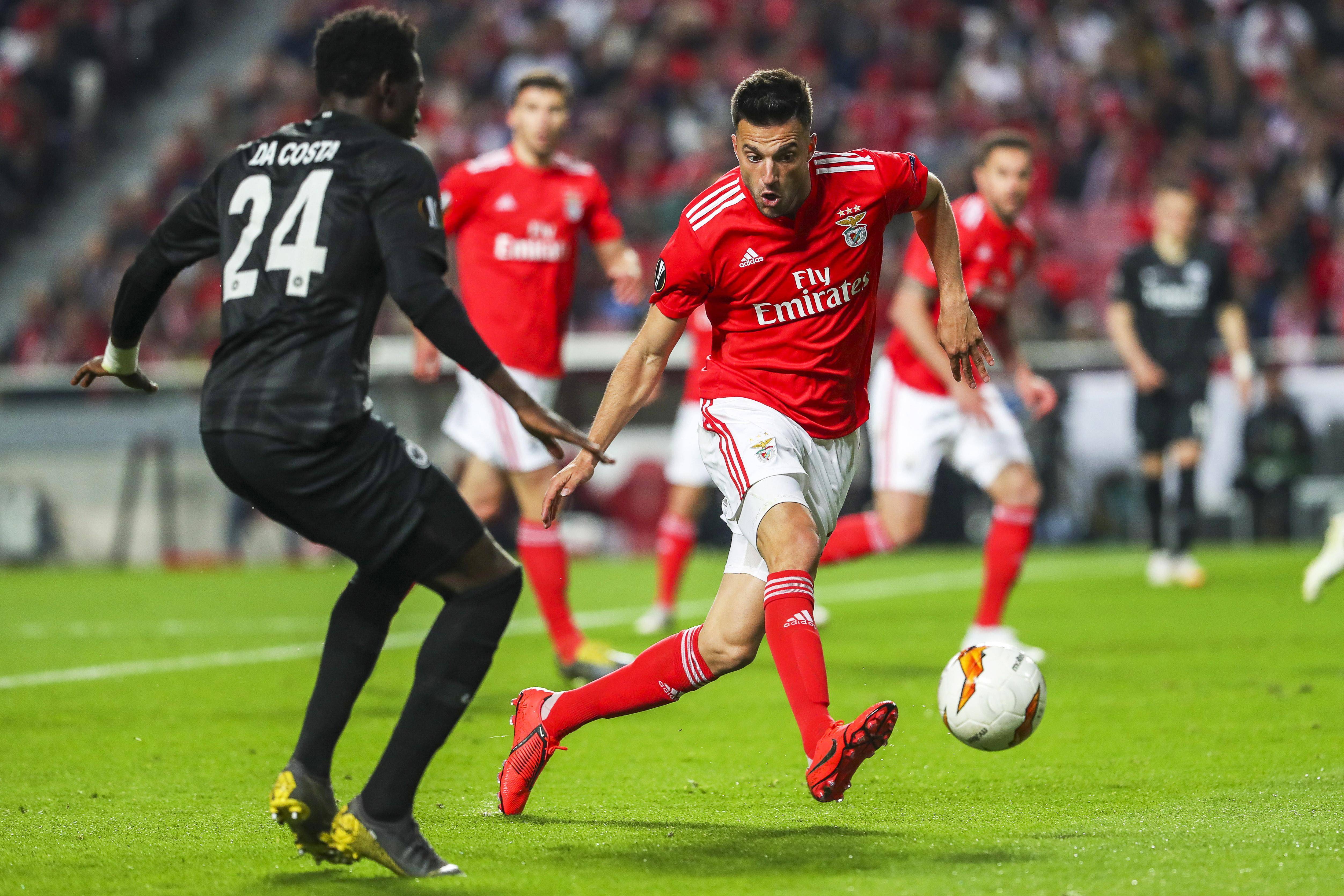 拜仁慕尼黑锋线实力强悍，攻入多球取胜的简单介绍