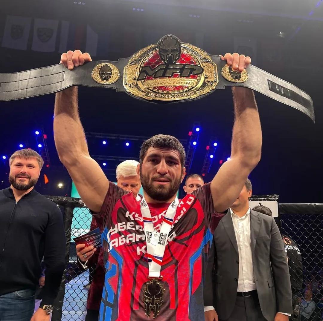 俄罗斯代表团在击剑团体赛中称霸 俄罗斯代表团在击剑团体赛中称霸