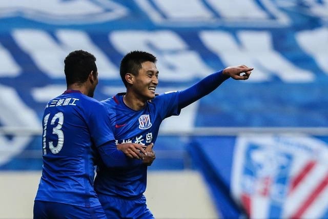 青岛黄海队员合练,备战激烈的对手 青岛黄海队员合练,备战激烈的对手