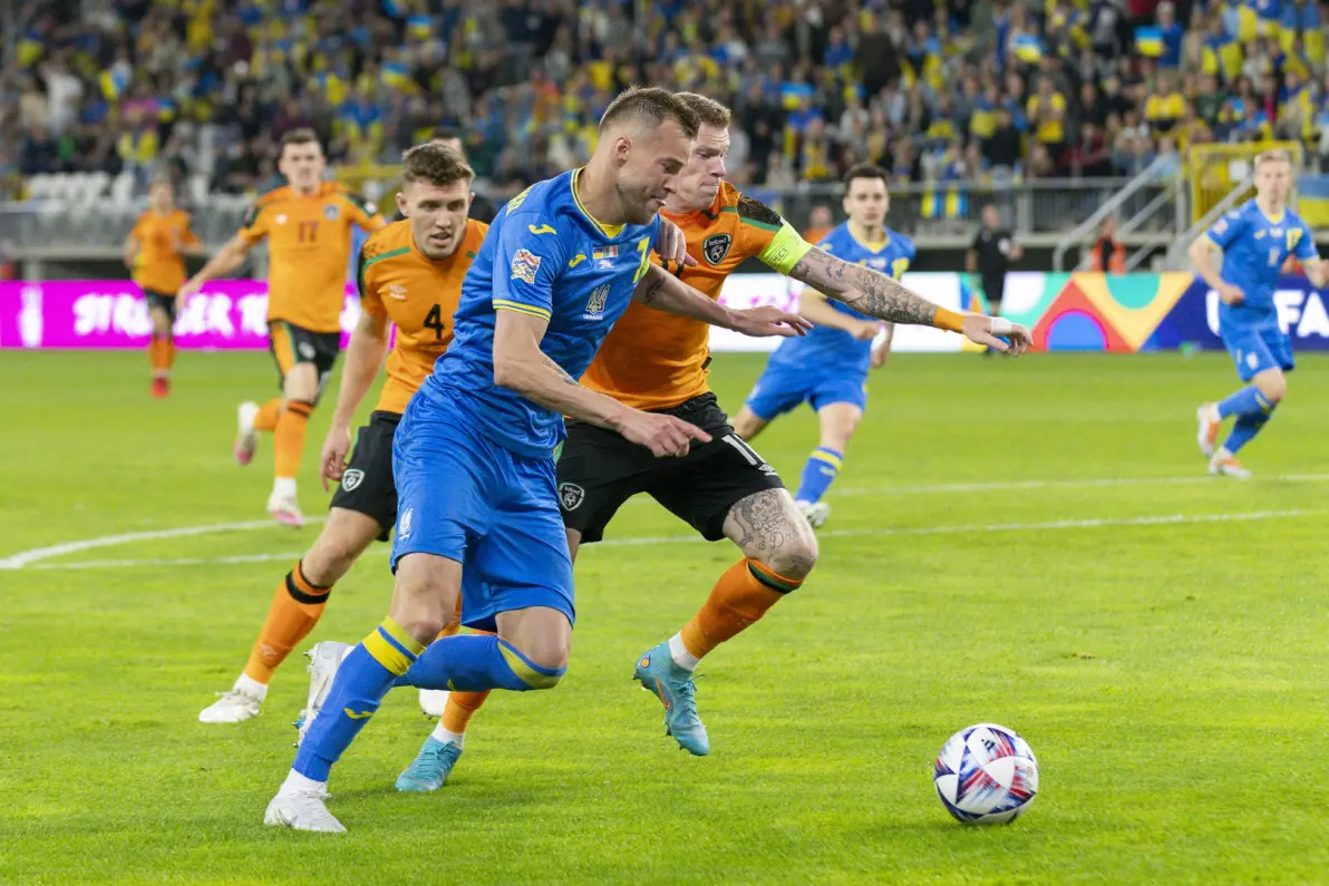 乌克兰队成功逆转北马其顿队,引发球迷狂喜 乌克兰队成功逆转北马其顿队,引发球迷狂喜