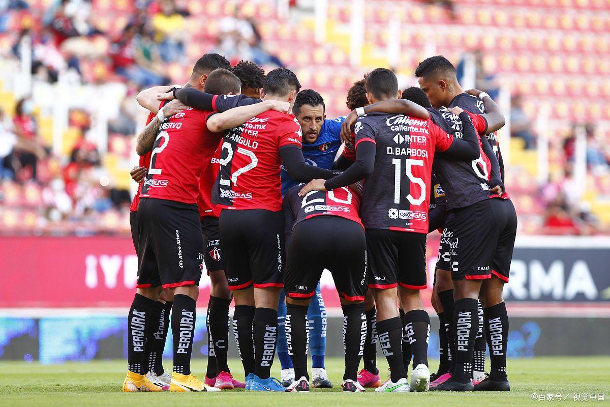 那不勒斯球员纷纷进球,球队士气高涨 那不勒斯球员纷纷进球,球队士气高涨