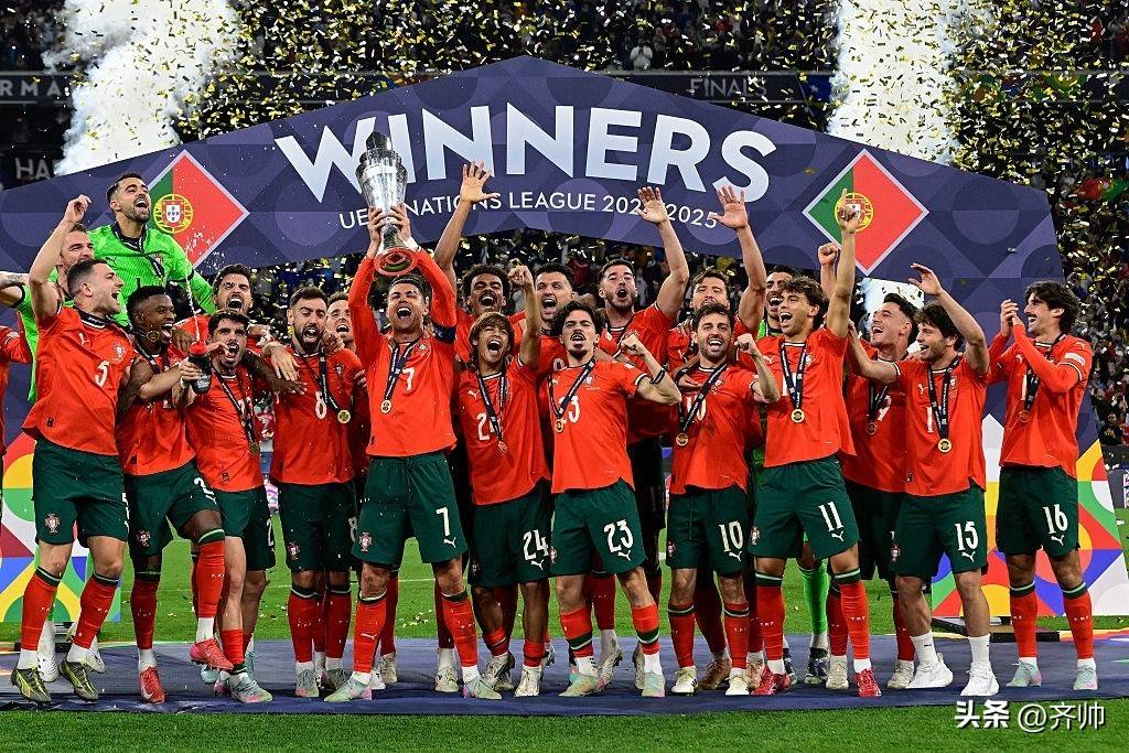 奥地利队顽强抵御,斩获世界杯奖杯 奥地利队顽强抵御,斩获世界杯奖杯