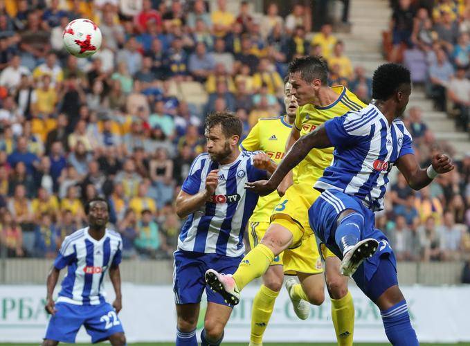 包含足球赛场强强对话,球队实力角逐的词条 包含足球赛场强强对话,球队实力角逐的词条