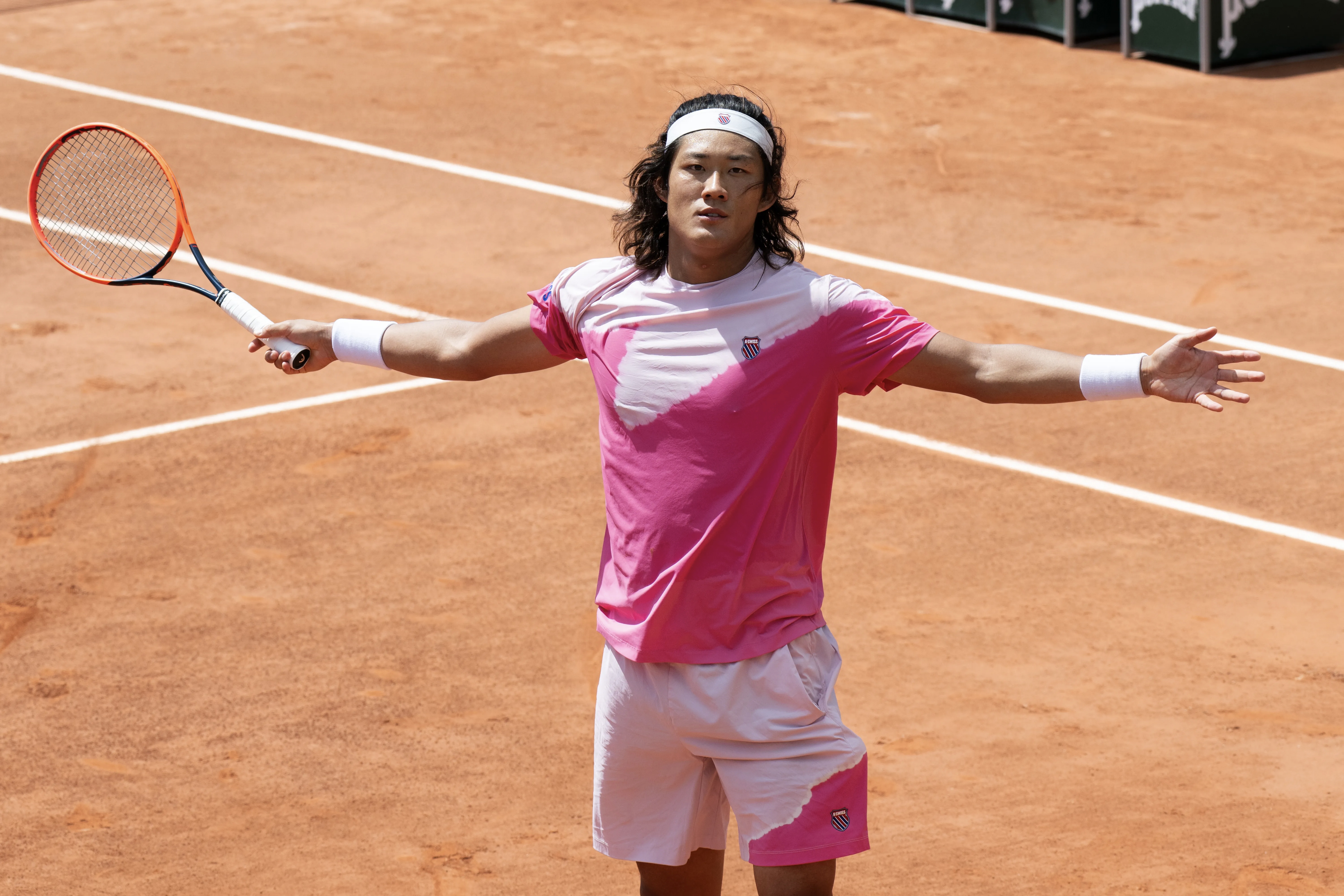 日本网球队血洗意大利网球队,费德勒制霸全场的简单介绍 日本网球队血洗意大利网球队,费德勒制霸全场的简单介绍